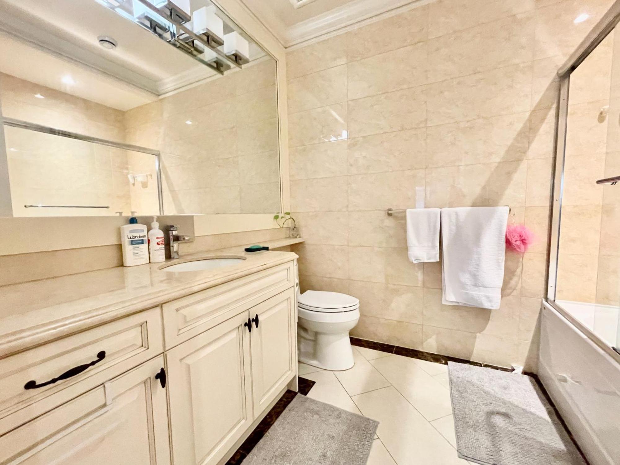 Vancouver Luxury Guesthouse Zewnętrze zdjęcie